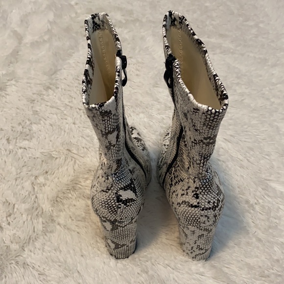 Rumbidza Pointy Toe Calf Height Boot - Picture 3 of 6